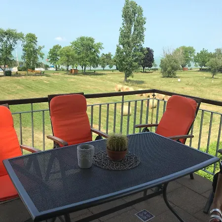 Premium Luxus Apartman Замарди